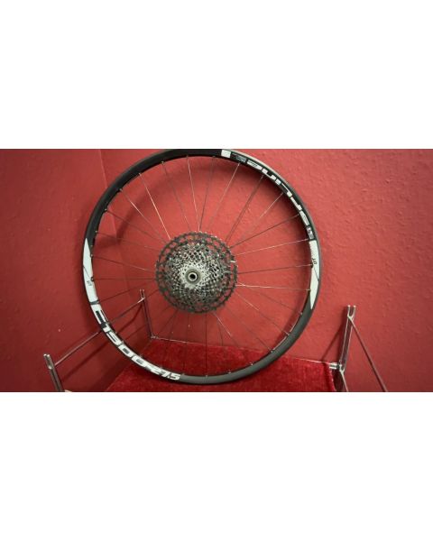 DT Swiss E1900 Spline HR 27,5" *15mm Steckachse, SRAM Kasette , 11 Fach, 135mm Eibaubr.