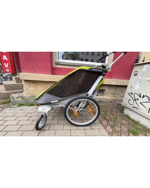 Thule kinderfahrradanhänger + Zubehör